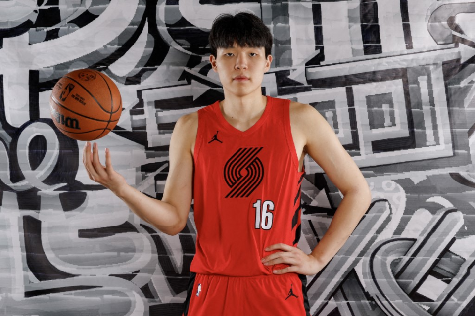 紧随其后的, 萨博尼斯, 卢尼 紧随其后的, 萨博尼斯, 卢尼