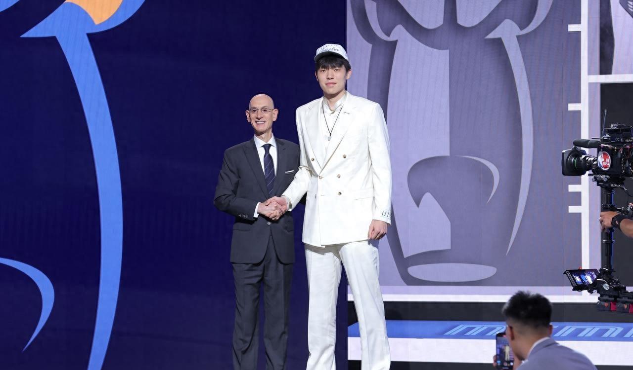 青岛男篮在, 的杨瀚森, 未来带领中